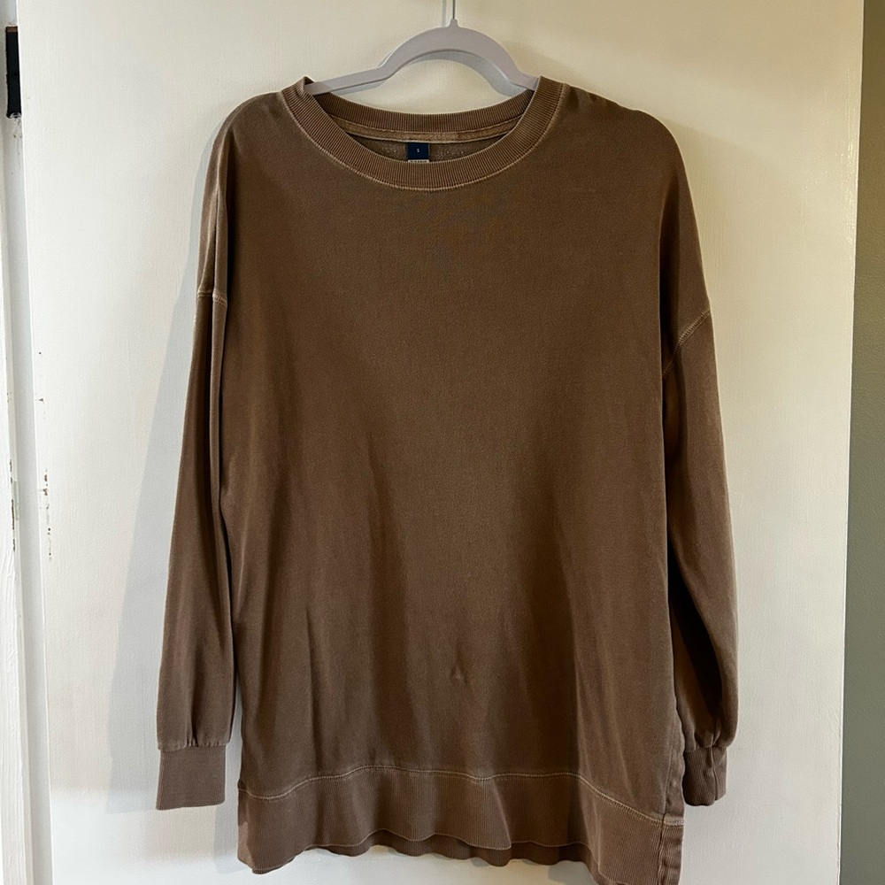 Old Navy women’s crewneck sweatshirt
